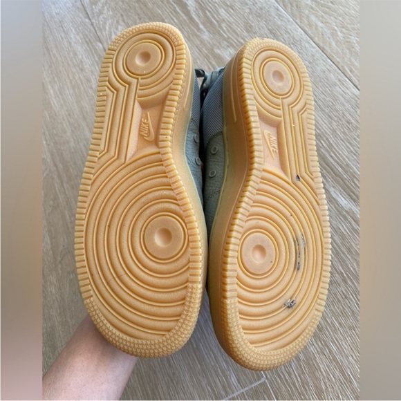 Nike Womens 2018 SF Air force 1 Mid ‘dark stucco’ sneakers!! Size US 7.5!! - Picture 11 of 11